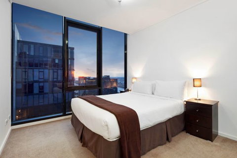 Melbourne Tower Apartment - New Castle Holiday 9