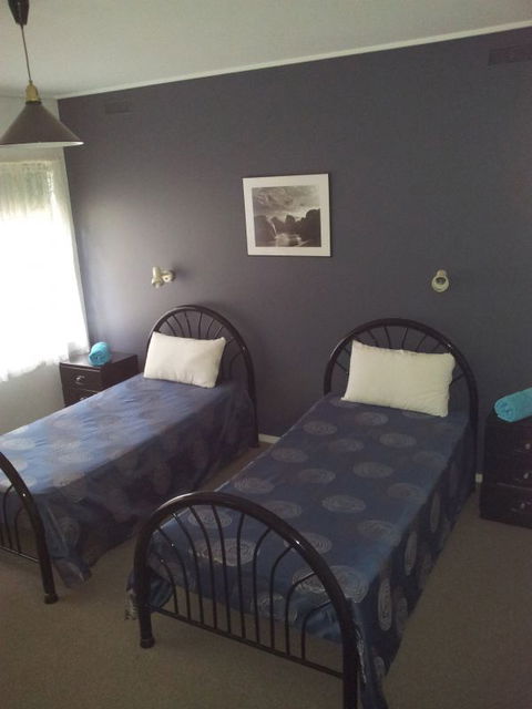 Melaleuca Grove Holiday Units & Motor Inn - New Castle Holiday 3