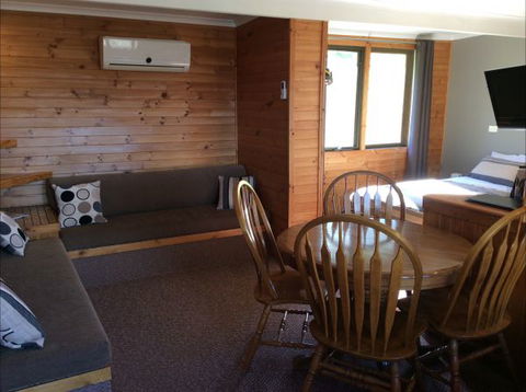 Mole Creek Cabins - New Castle Holiday 5