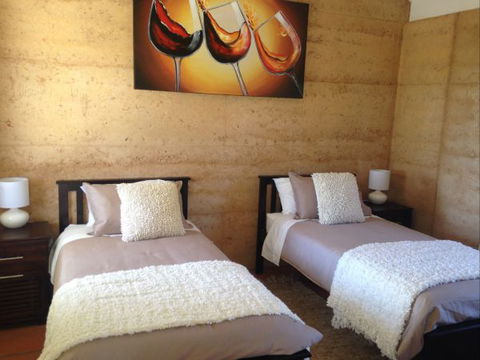 Muntiri Lodge Eco Retreat - New Castle Holiday 6