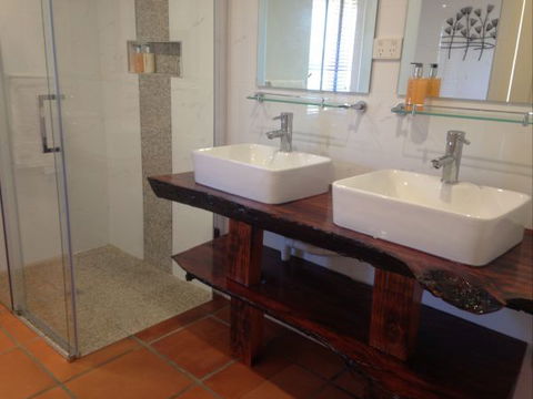 Muntiri Lodge Eco Retreat - New Castle Holiday 7