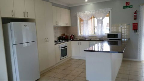 Numurkah Apartments - The Miekleljohn - New Castle Holiday 2
