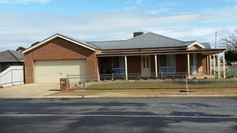 Numurkah Apartments - The Miekleljohn - New Castle Holiday 3