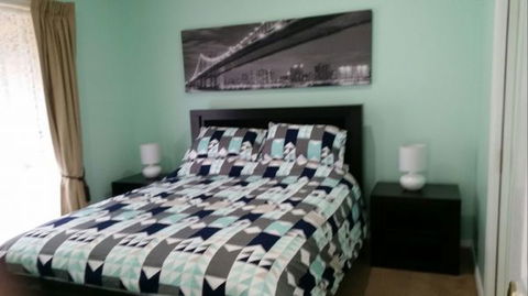 Numurkah Apartments - The Miekleljohn - New Castle Holiday 5