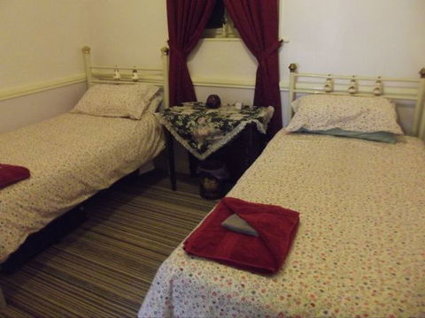 Olive Grove Retreat - New Castle Holiday 4