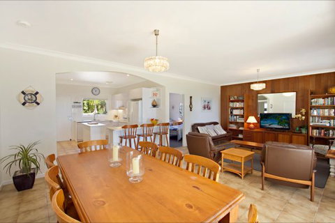 Orion Beach House - Jervis Bay - New Castle Holiday 7