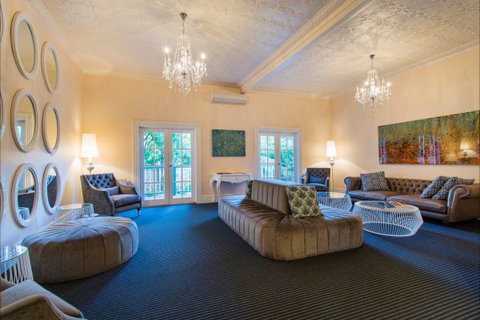 Oscar's On The Yarra - New Castle Holiday 3