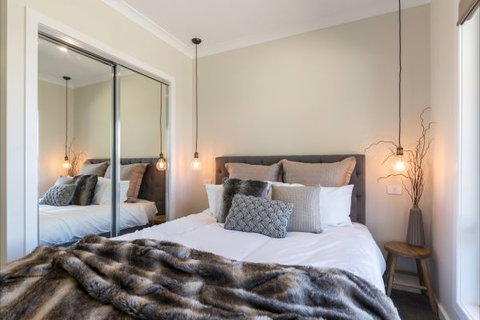 Our Place At Bright - New Castle Holiday 3