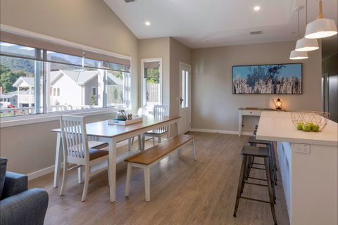 Our Place At Bright - New Castle Holiday 8