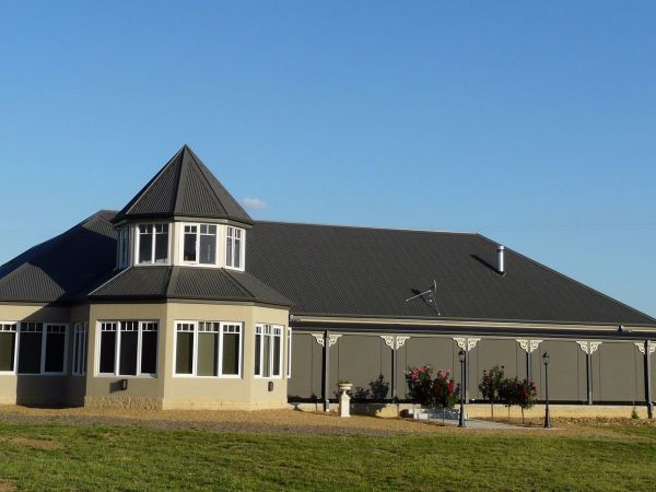 Carlyle VIC New Castle Holiday