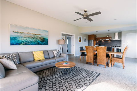 Parry Beach Breaks - New Castle Holiday 6