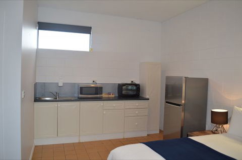 Penguin Seaside Motel - New Castle Holiday 2