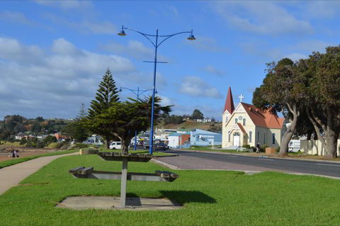 Penguin Seaside Motel - New Castle Holiday 6