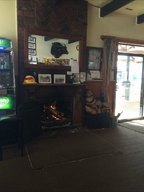 Royal Hotel Snake Valley - New Castle Holiday 2