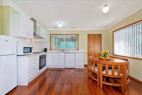 Salt Breeze - New Castle Holiday 3