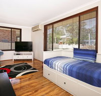 Sandy Toes Beach House - New Castle Holiday