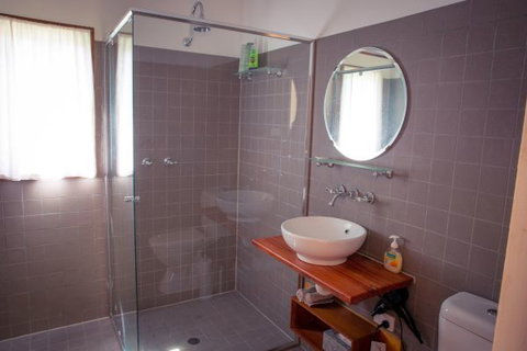 Sandalwood Shearing Shed - New Castle Holiday 6