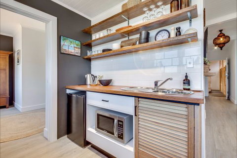 Stranded Beach Stay Yeppoon - New Castle Holiday 6