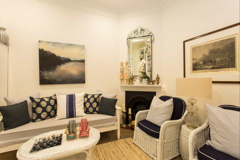 Stylish Interiors In The Bay - New Castle Holiday 1