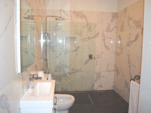 Sublime Spa Apartments On Murphy - New Castle Holiday 5