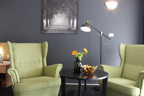 The Oriana, Orange - New Castle Holiday 3