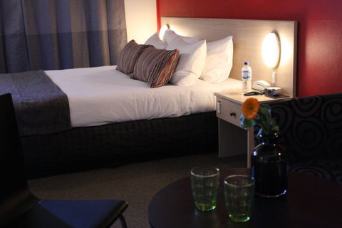 The Oriana, Orange - New Castle Holiday 4