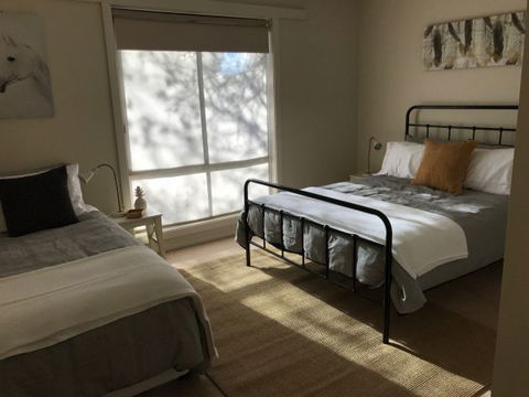 Townhouse On Deas - New Castle Holiday 3