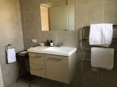 Townhouse On Deas - New Castle Holiday 4