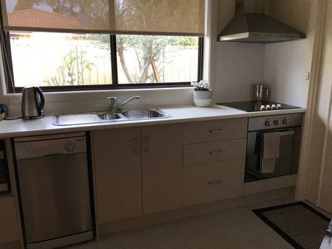 Townhouse On Deas - New Castle Holiday 5