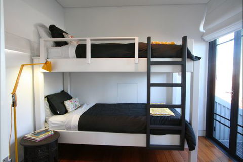 Two Five Zero / Richmond - New Castle Holiday 6