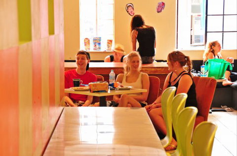 Westend Backpackers - New Castle Holiday 3