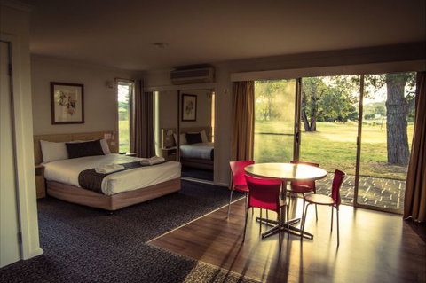 Yowani Country Club - New Castle Holiday 0