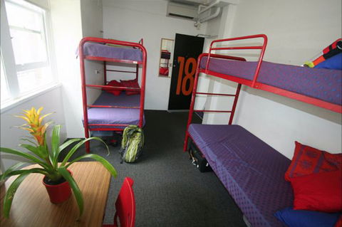 Zing! Backpackers Hostel - New Castle Holiday 9