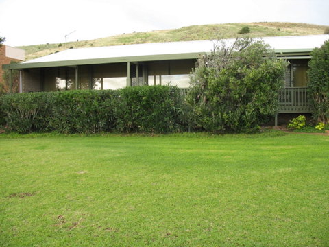 100 Gold Coast Drive, Carrickalinga - New Castle Holiday 0