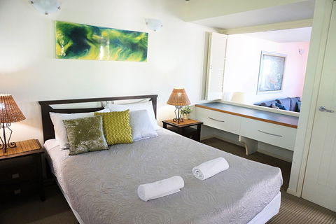 6 Point Lookout Beach Resort - New Castle Holiday 0