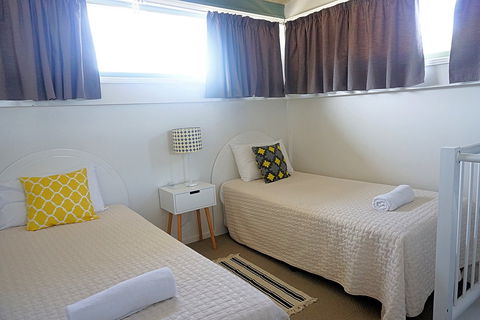6 Point Lookout Beach Resort - New Castle Holiday 5