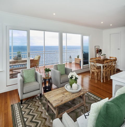 BetinaKing - New Castle Holiday 0