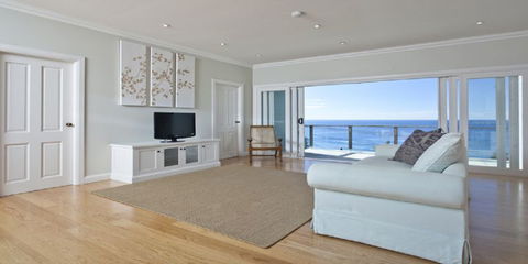 BetinaKing - New Castle Holiday 4