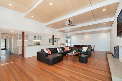 Cavvanbah Seaside Cottage - New Castle Holiday 2