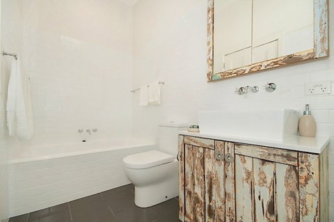 Cavvanbah Seaside Cottage - New Castle Holiday 5