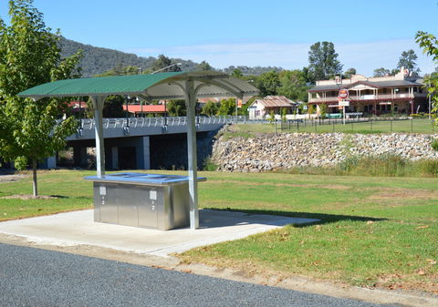 Adelong Golden Gully Caravan Park - New Castle Holiday 2