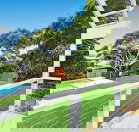 Amalfi Beach House - New Castle Holiday