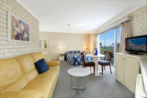 Beach Park Motel - New Castle Holiday 4