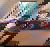 Beezneez BB - New Castle Holiday