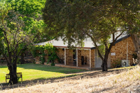 Blickinstal Barossa Valley Retreat - New Castle Holiday 5
