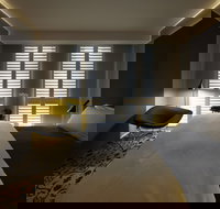 Burbury Hotel - New Castle Holiday