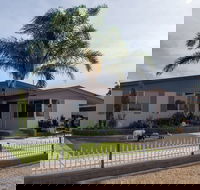 Chrissie's Palace - New Castle Holiday