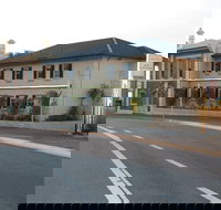 Coach House Launceston - New Castle Holiday