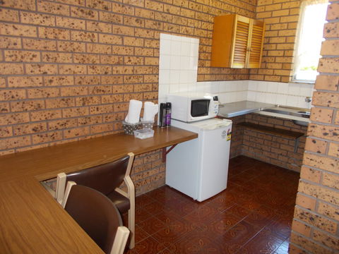 Corowa Gateway Motel - New Castle Holiday 1