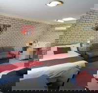 Cowra Crest Motel - New Castle Holiday